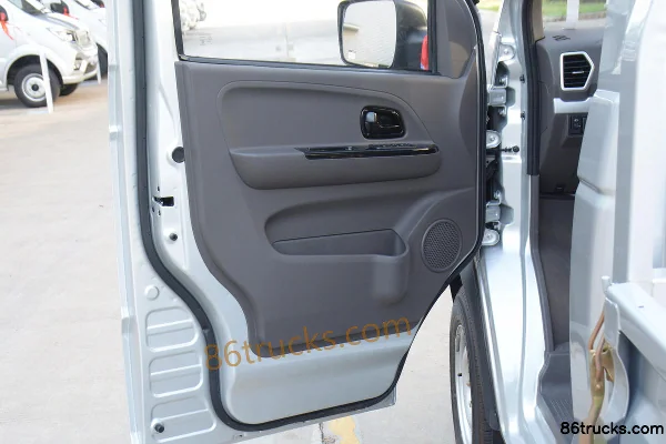 Kama Junhang EV1 3.2T 3.3m single-row pure electric panel micro truck 39.6kWh 4X2(6 wheels) Interior (3) | 86Trucks