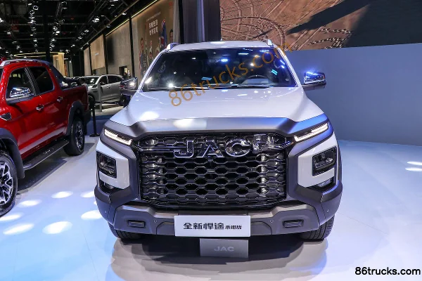 JAC Hunter 2024 Glory Edition 2.0T Diesel 170hp Automatic 4WD Standard Double Cab Pickup (2) | 86Trucks