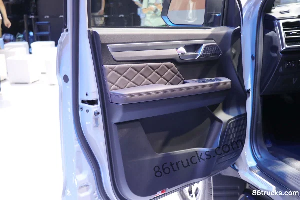JAC Hunter 2024 Glory Edition 2.0T Diesel 170hp Automatic 4WD Standard Double Cab Pickup Chassis (1) | 86Trucks