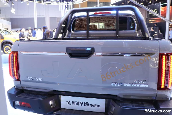 JAC Hunter 2024 Glory Edition 2.0T Diesel 170hp Automatic 4WD Standard Double Cab Pickup Body (2) | 86Trucks