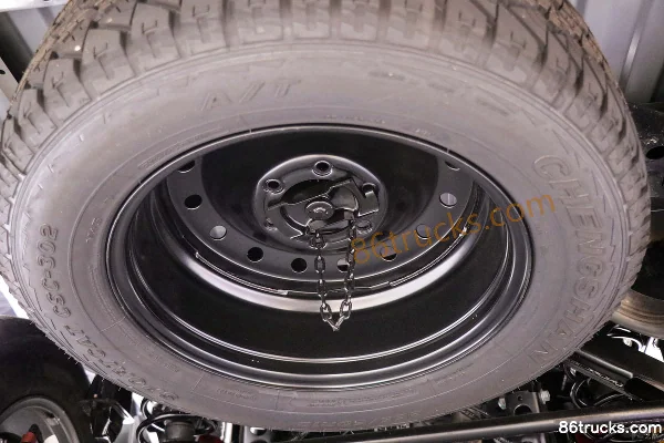 JAC Hunter 2024 Shanmao Edition Elite 2.0T Diesel 170hp Automatic 4WD Standard Double-row Pickup Chassis (4) | 86Trucks
