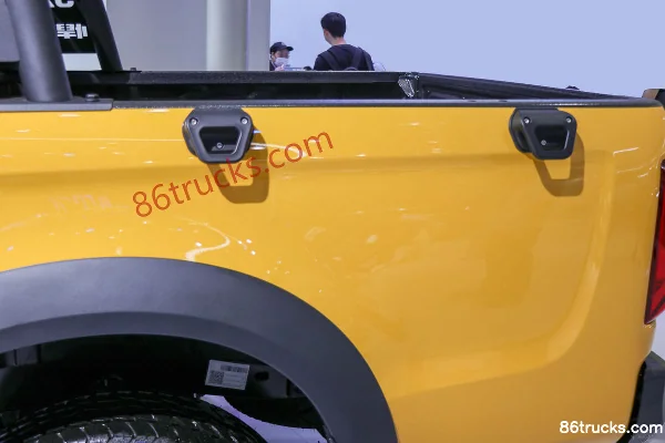 JAC Hunter 2024 Shanmao Edition Elite 2.0T Diesel 170hp Automatic 4WD Standard Double-row Pickup Official Photos (1) | 86Trucks