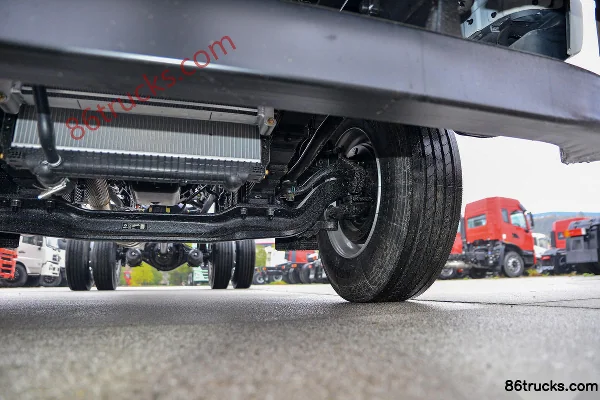 Dongfeng Commercial Vehicle Tianjin VR 230hp 4X2(6 wheels) Sweeper Truck (Jinge Brand) Chassis (3) | 86Trucks