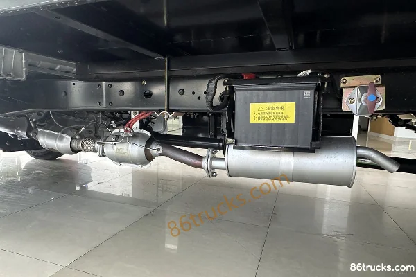 Xinghaishi Express King V2 1.6L 122 hp 4X2(6 wheels) 3.7m single row flatbed micro truck Chassis (1) | 86Trucks