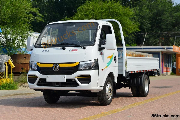 Dongfeng T5 1.6L 122hp 4X2(6 wheels) Gasoline 3.81m Single Row Flatbed Light Truck Exterior (3) | 86Trucks