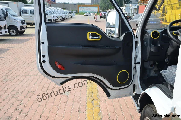 Dongfeng T5 1.6L 122hp 4X2(6 wheels) Gasoline 3.81m Single Row Flatbed Light Truck Cab (2) | 86Trucks