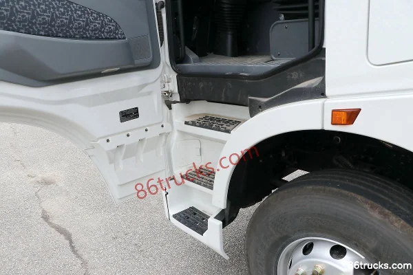 Beiben V3 Heavy Truck 25T 6X4(10 wheels) Plug-in Hybrid Tractor Truck 105kWh Cab (1) | 86Trucks