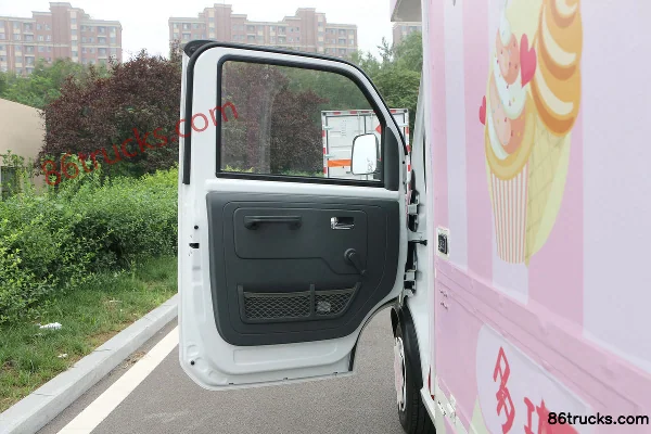 Huoyue Shentong Shentong01 Luxury Edition 1.4T 1.8m Single Row Battery Swap Pure Electric Sales Van 9.2kWh 4X2(6 wheels) Interior (1) | 86Tr