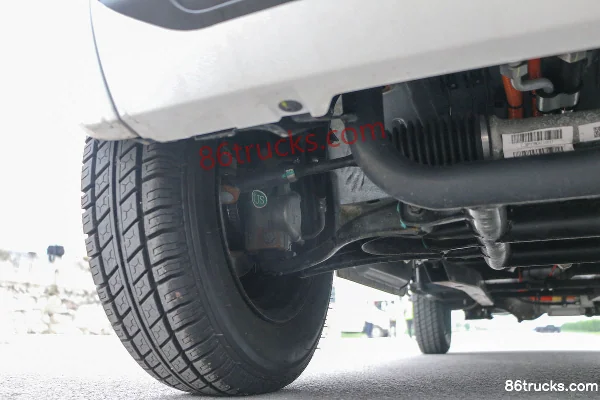 Huoyue Shentong Shentong01 Luxury Edition 1.4T 1.8m Single Row Battery Swap Pure Electric Sales Van 9.2kWh 4X2(6 wheels) Chassis (2) | 86Tru