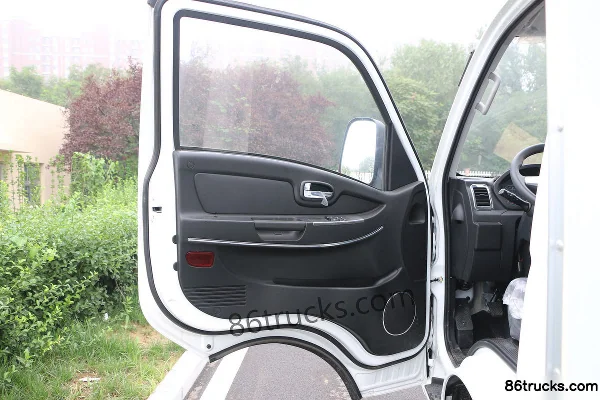 FARIZON V5M Comfort Edition 4.005m Single Row Methanol Van Mini Truck 4X2(6 wheels) Interior (2) | 86Trucks