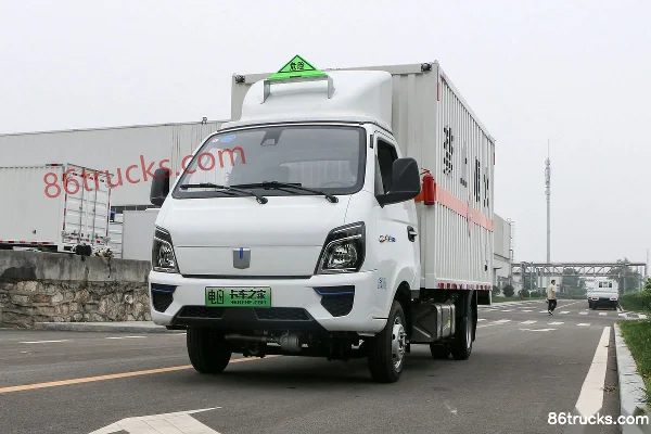 FARIZON Fengrui V5M 129hp 4X2(6 wheels) 3.95m Methanol Flammable Liquid Van Transport Truck (Bentu Brand) Exterior (3) | 86Trucks