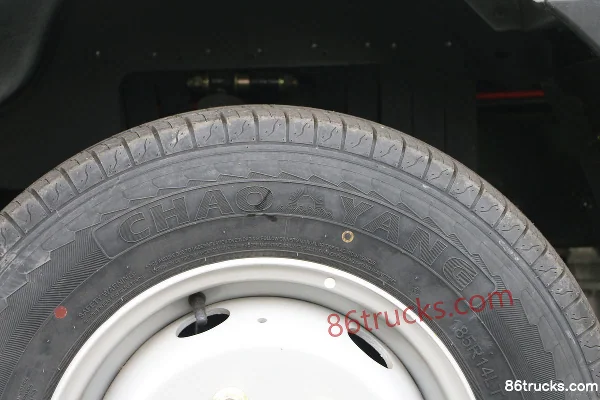 FARIZON V5M Comfort Edition 4.005m Single Row Methanol Stake Mini Truck 4X2(6 wheels) Chassis (2) | 86Trucks