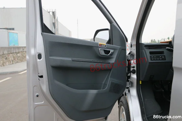 FARIZON Xingxiang F1E 2023 3.0T 3.2m Single Row Pure Electric Stake Mini Truck 41.86kWh 4X2(6 wheels) Interior (2) | 86Trucks