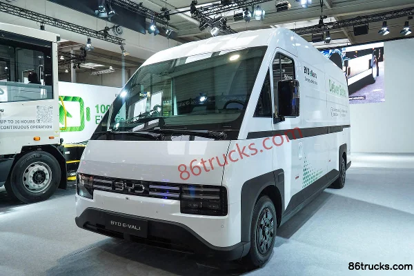 BYD E-VALI 4.5T 6,995 m fourgon électrique Extérieur (3) | 86Trucks