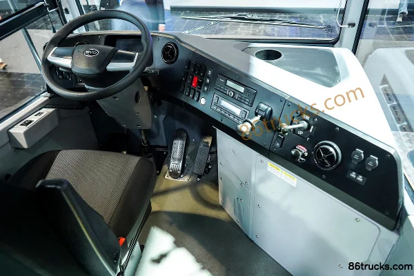 BYD EYT2.0 18T 4X2(6 wheels) Pure Electric Terminal Tractor Truck Cab (2) | 86Trucks