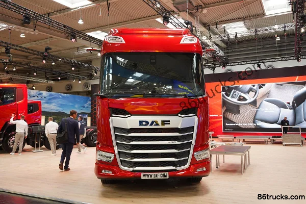 DAF XF Heavy Truck 450 hp 4X2(6 wheels) Tractor Truck Exterior (3) | 86Trucks