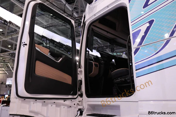 SHACMAN Delong X6000 4X2(6 wheels) Hybrid Tractor Truck 15kWh Cab (2) | 86Trucks