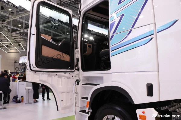 SHACMAN Delong X6000 4X2(6 wheels) Hybrid Tractor Truck 15kWh Cab (1) | 86Trucks