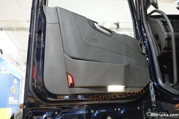Volvo FH16 Aero camion lourd 780 ch 4X2(6 roues) tracteur routier automatique Cabine (1) | 86Trucks