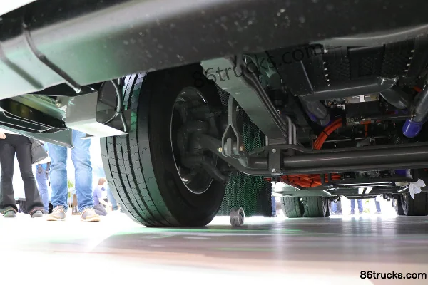 Sitrak SITRAK C9H poids lourd 6X4(10 roues) tracteur routier à pile à combustible 100,9 kWh Châssis (2) | 86Trucks