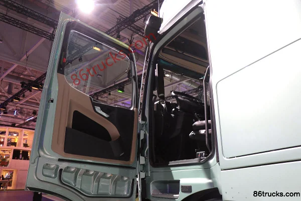 Mercedes-Benz New Actros Heavy Truck 480 hp 4X2(6 wheels) Tractor Truck (Model 1848 LS) Cab (1) | 86Trucks