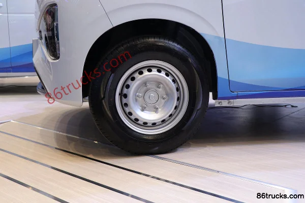 Dongfeng eStar V7 5.27m Electric Van Truck (310km range) 53.58kWh Chassis (2) | 86Trucks