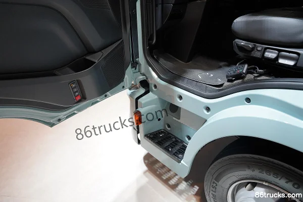 MAN eTGL camion porteur 12T fourgon électrique pur 6,5 m (eTGL 12.285) 4X2(6 roues) Intérieur (3) | 86Trucks