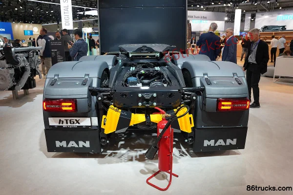 MAN hTGX Heavy Truck 4X2(6 wheels) Hydrogen Fuel Cell Tractor Truck (hTGX 28.520) Cab (2) | 86Trucks