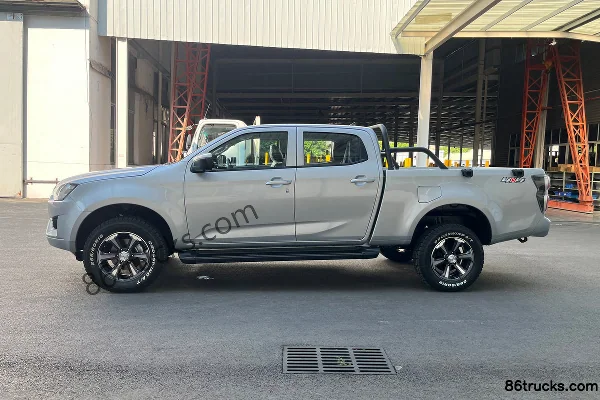 Isuzu T30 Explorer 3.0T Diesel 143hp Two-Wheel Drive Manual Double-Row Long-Wheelbase Pickup Truck Cab (3) | 86Trucks
