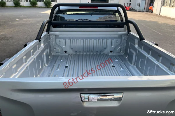 Isuzu T30 Explorer 3.0T Diesel 143hp Two-Wheel Drive Manual Double-Row Long-Wheelbase Pickup Truck Official Photos (2) | 86Trucks