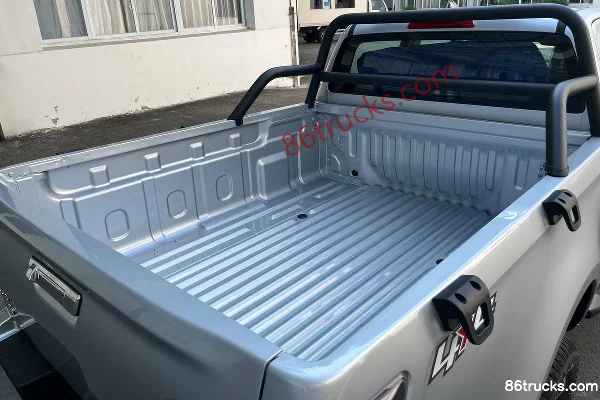 Isuzu T30 Explorer 3.0T Diesel 143hp Two-Wheel Drive Manual Double-Row Long-Wheelbase Pickup Truck Official Photos (3) | 86Trucks