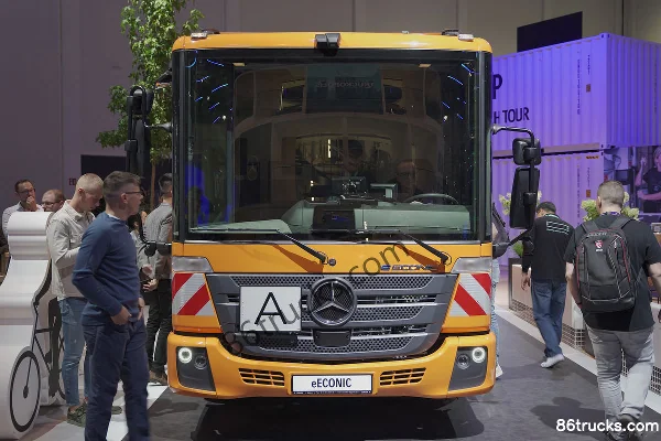Mercedes-Benz eECONIC 6X2(8 wheels) Electric garbage truck 336kWh Exterior (2) | 86Trucks