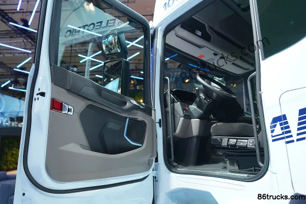Scania 45 R 4X2(6 wheels) Electric tractor truck Cab (1) | 86Trucks
