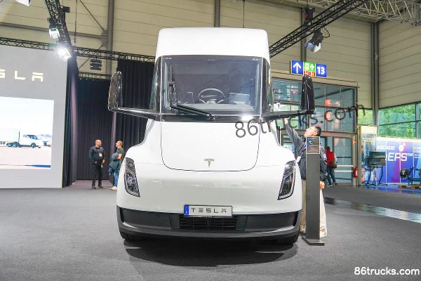 Tesla Semi Heavy Truck 300 Mile Version Electric Truck 6X4(10 wheels) Exterior (2) | 86Trucks