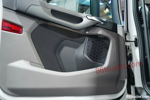 Scania 40R Series Heavy Truck 6X2(8 wheels) Electric Cargo Truck 624kWh Interior (2) | 86Trucks