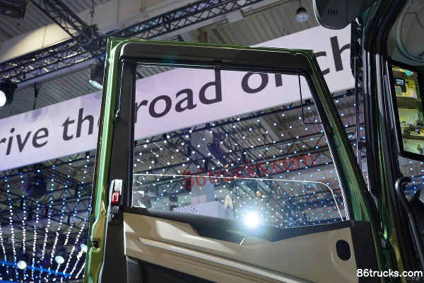 IVECO S-WAY BIO-CNG 4X2(6 wheels) 500hp AMT Automatic Tractor Truck Cab (1) | 86Trucks