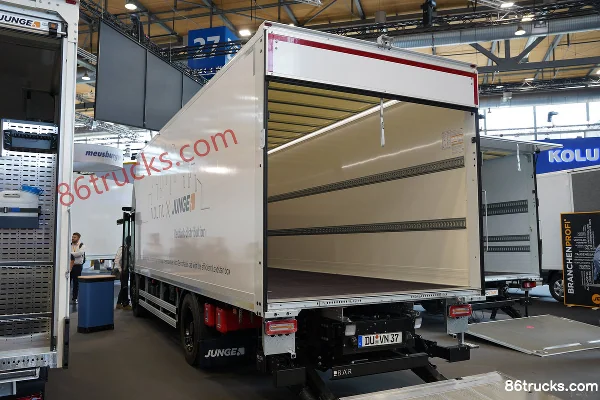 VOLTA Zero Electric Box Van Cargo Truck 164kWh Exterior (3) | 86Trucks