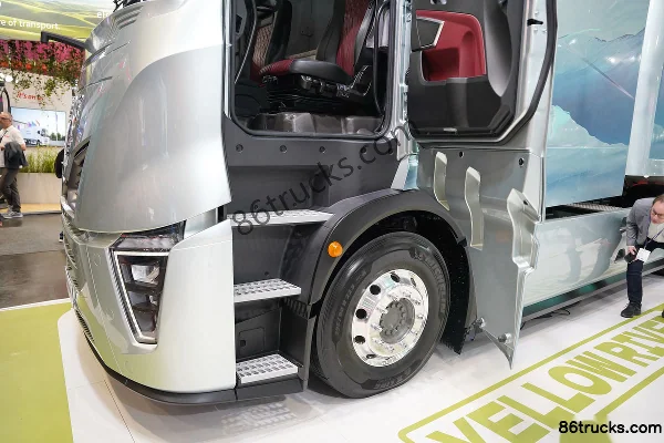 Sinotruk Huanghe X7 4X2(6 roues) tracteur routier à hydrogène Cabine (1) | 86Trucks