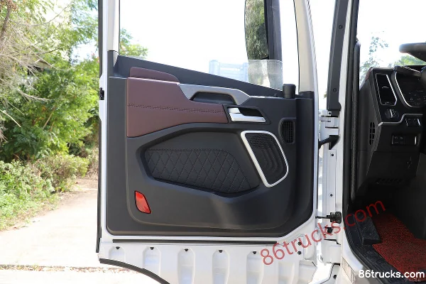 FAW Jiefang Qingdao Yingtu First Class Cabin 580hp 6X4(10 wheels) LNG Automatic Tractor Truck (2) | 86Trucks