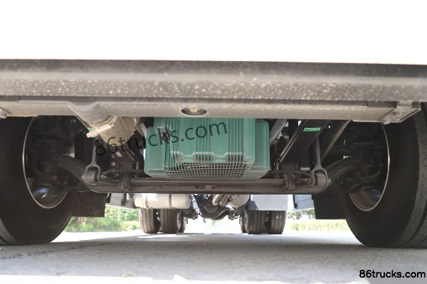 FAW Jiefang Qingdao Yingtu First Class Cabin 580hp 6X4(10 wheels) LNG Automatic Tractor Truck Chassis (1) | 86Trucks