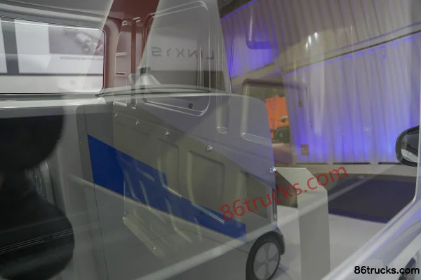 Lingshi Auto G050L-NEV VAN 30kWh Cab (2) | 86Trucks