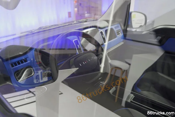 Lingshi Auto G050L-NEV VAN 30kWh Cab (1) | 86Trucks