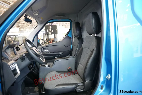 Feidi Enter Overseas Version 2.7T 2-Seat 4.46m Pure Electric Panel Van 41.86kWh Cab (3) | 86Trucks