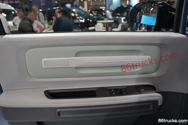 Maxus eDeliver5 Pure Electric Van 64kWh Cab (3) | 86Trucks