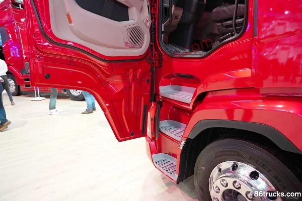 DAF XG 430 hp 4X2(6 wheels) AMT Automatic Tractor Truck Cab (3) | 86Trucks