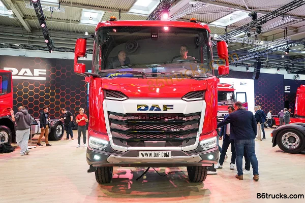 DAF XFC 480 ch 8X4(12 roues) AMT automatique camion porteur Extérieur (2) | 86Trucks