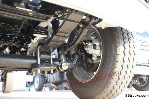 Dongfeng Xiaobawang W08 1.3L 91hp 4X2(6 wheels) with A/C 2.7m double-row flatbed light truck (China VI) Chassis (3) | 86Trucks