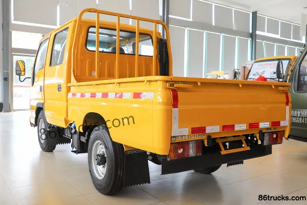 Qingling Isuzu 100P 130hp 4X2(6 wheels) 2.065m double-row flatbed light truck Body (1) | 86Trucks