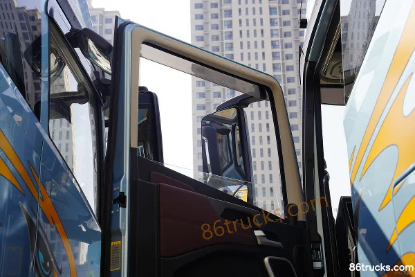 FAW Jiefang Qingdao Yingtu First Class Cabin 600 hp 6X4(10 wheels) LNG Automatic Tractor Truck (FAW Jiefang 12-speed) (Hydraulic Retarder) (