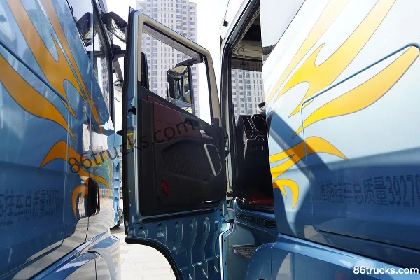 FAW Jiefang Qingdao Yingtu First Class Cabin 600 hp 6X4(10 wheels) LNG Automatic Tractor Truck (FAW Jiefang 12-speed) (Hydraulic Retarder) (